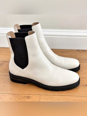 Stuart Weitzman White Leather Chelsea Boots EU 37.5